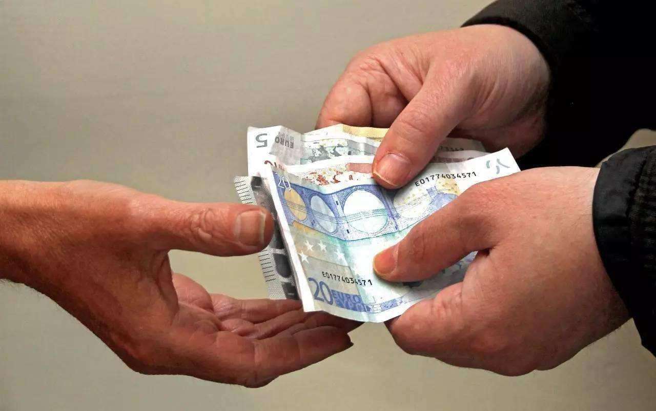 如何巧妙化解朋友借钱的尴尬,朋友借钱该怎么委婉的拒绝话术