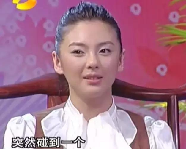 张雨绮雨化田,张雨绮撑伞