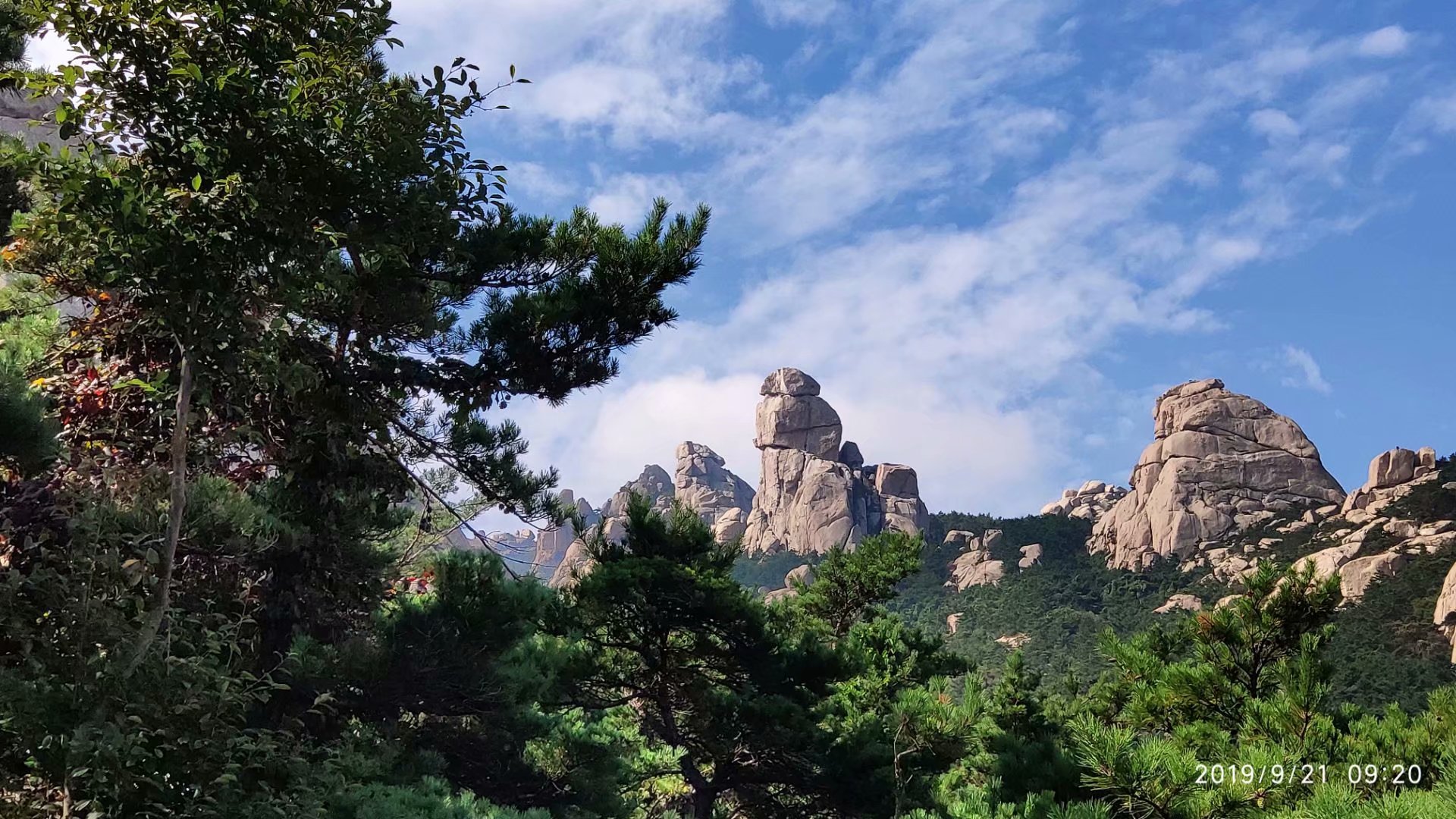 远征三晋凯旋还，飓风众人把酒欢