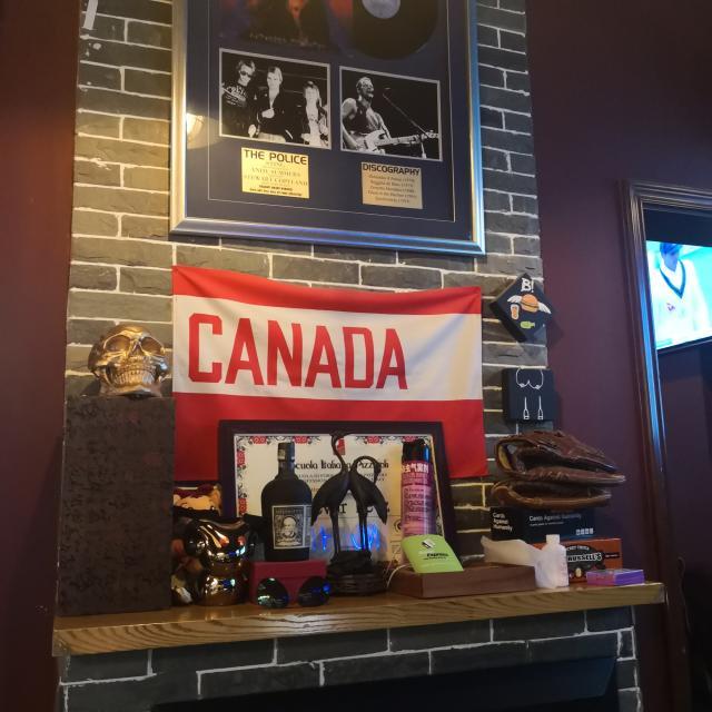 头一次在足球酒吧吃到90块钱的玉米片贵到离谱却好吃至极