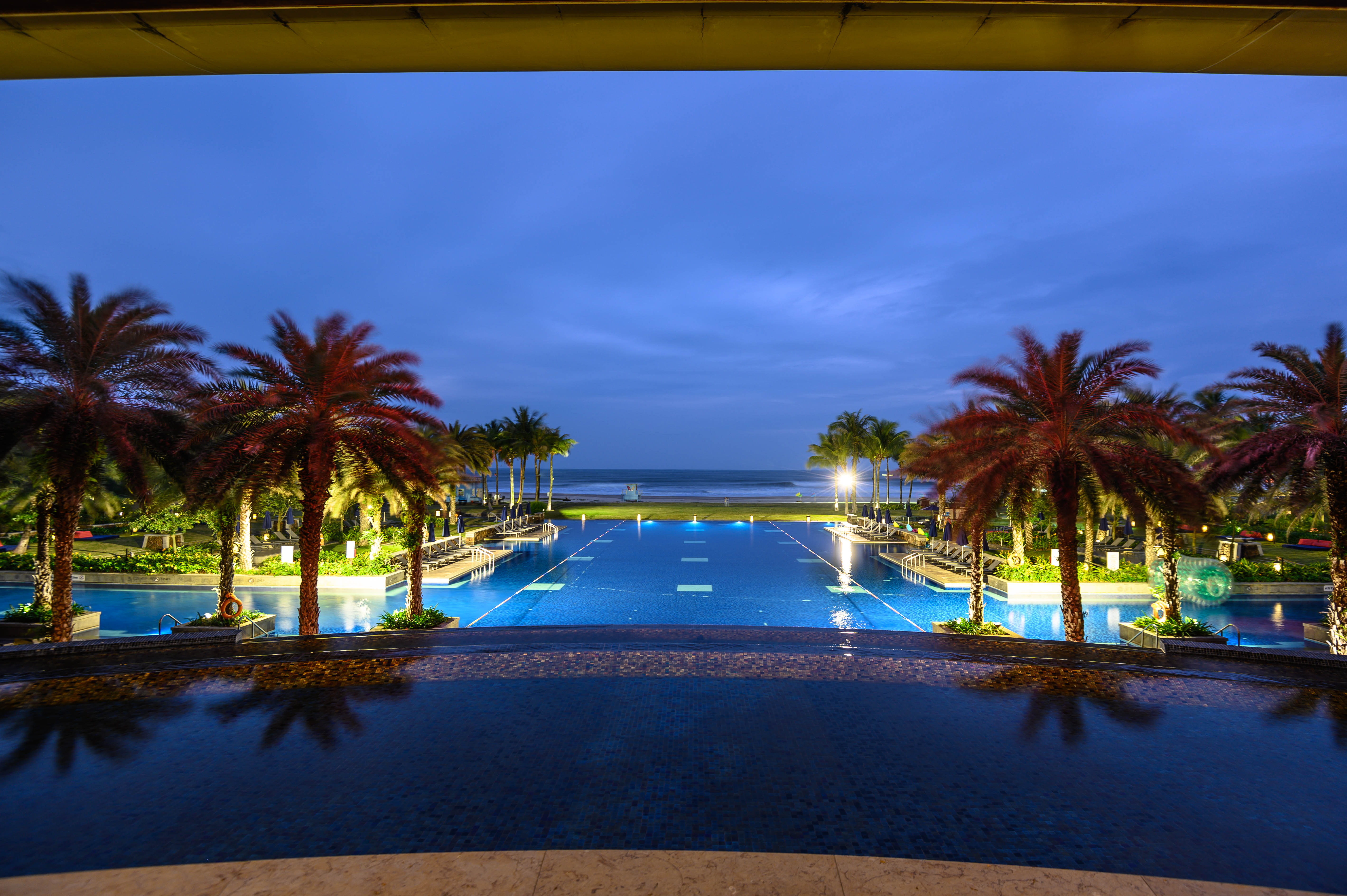 海南不止只有三亚,去万宁玩个冲浪,还有神犬小七拍摄地等着你