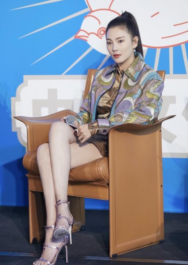 双腿并拢没有缝隙代表什么,蚯蚓张雨绮完整视频