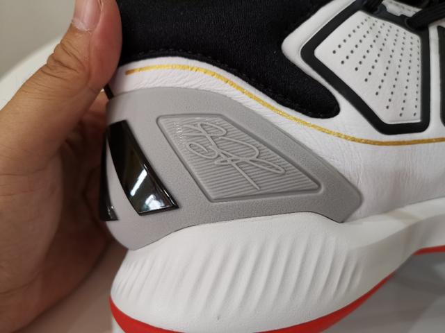 罗斯10玫瑰10年配色,玫瑰10年篮球鞋