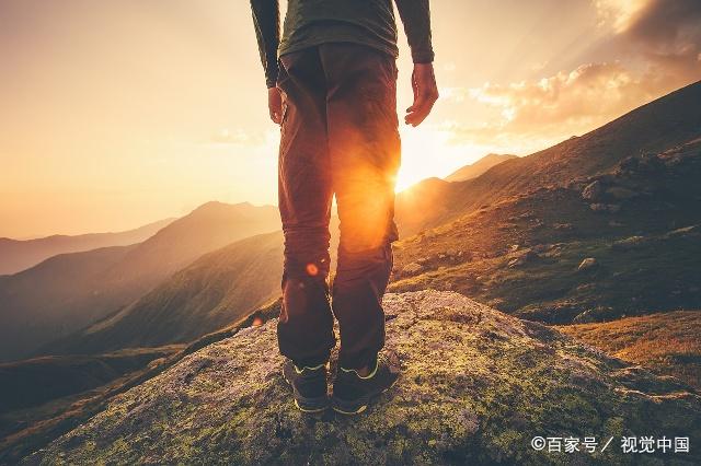 越长大越害怕,害怕以后的爱情变得廉价