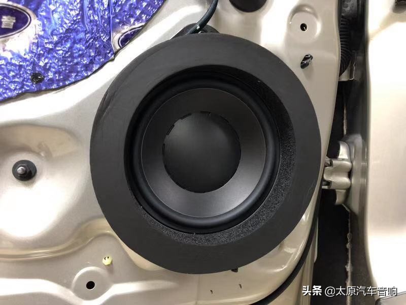 gl8汽车音响改装低音炮,别克gl8音响改装蓝驱