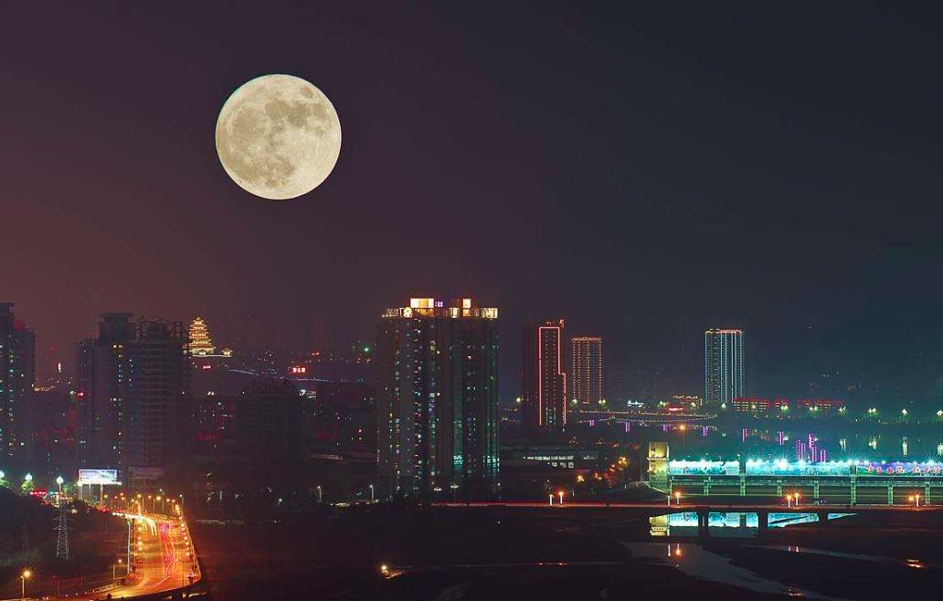 唐诗咏月诗的大意是什么,唐诗中含有关于月的诗句