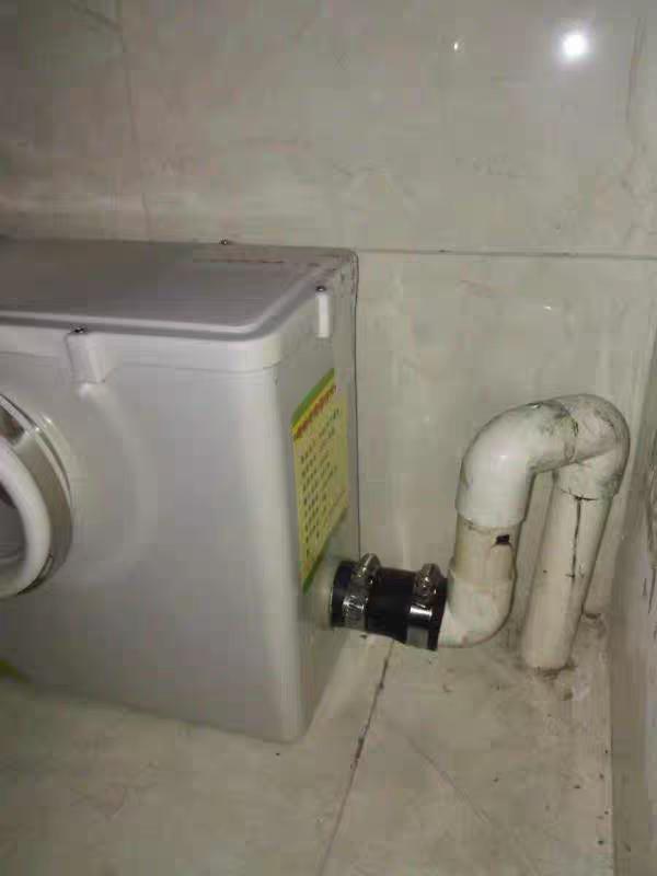 马桶堵住了一直冲水能冲下去吗,马桶堵住出气口还一直上水