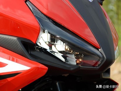 推荐车的长腿小姐姐,新手骑仿赛摩托车推荐