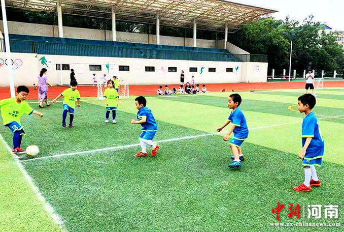 许昌实验幼儿园参加2021年许昌市第三届青少年足球锦标赛喜获佳绩