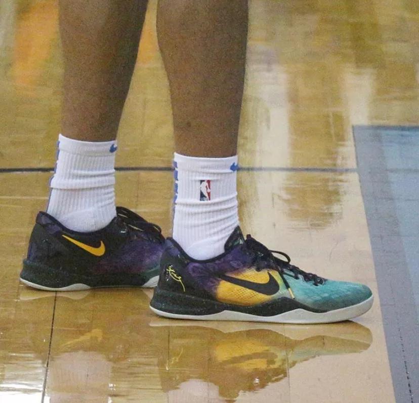 NBA球员上脚：雷霆球员的球鞋，施罗德和纳迪尔很帅气
