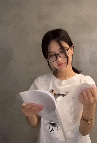 从拼车名媛到替夫捞金，掌握千万流量的卖肉西施，比你想得更会玩