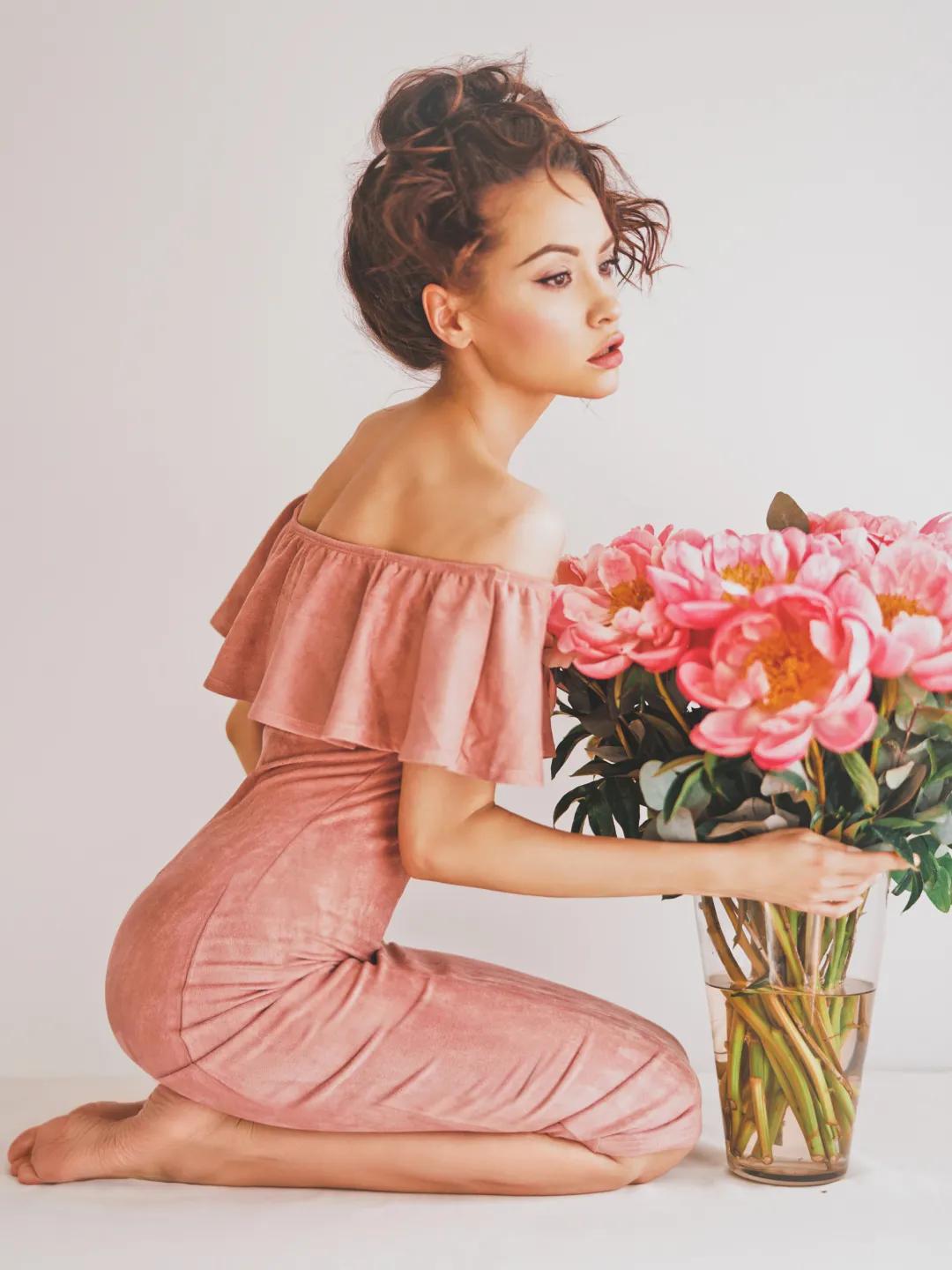 皮肤缺水用护肤品刺痛是怎么回事,护肤的时候皮肤有刺痛感怎么回事