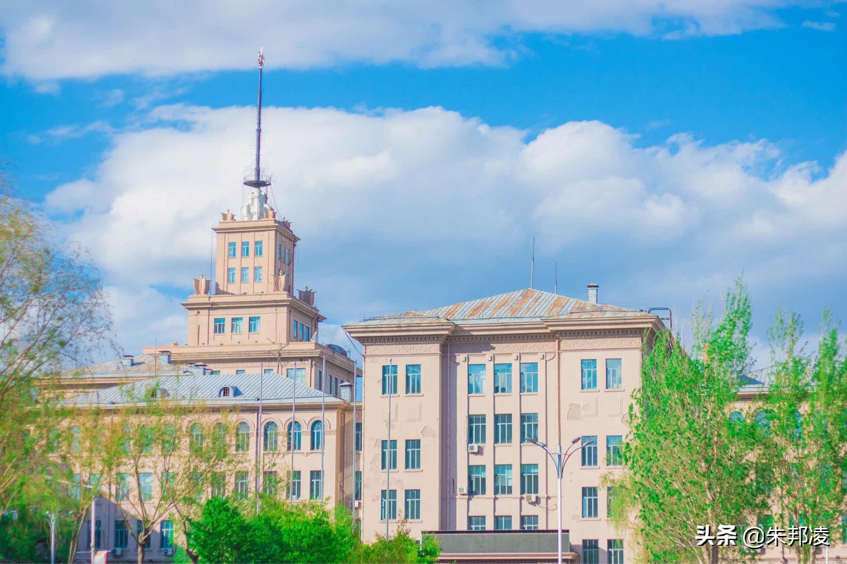 巨亏43亿！哈尔滨名校上市公司“挂羊头卖狗肉”？曾遭刘姝威炮轰