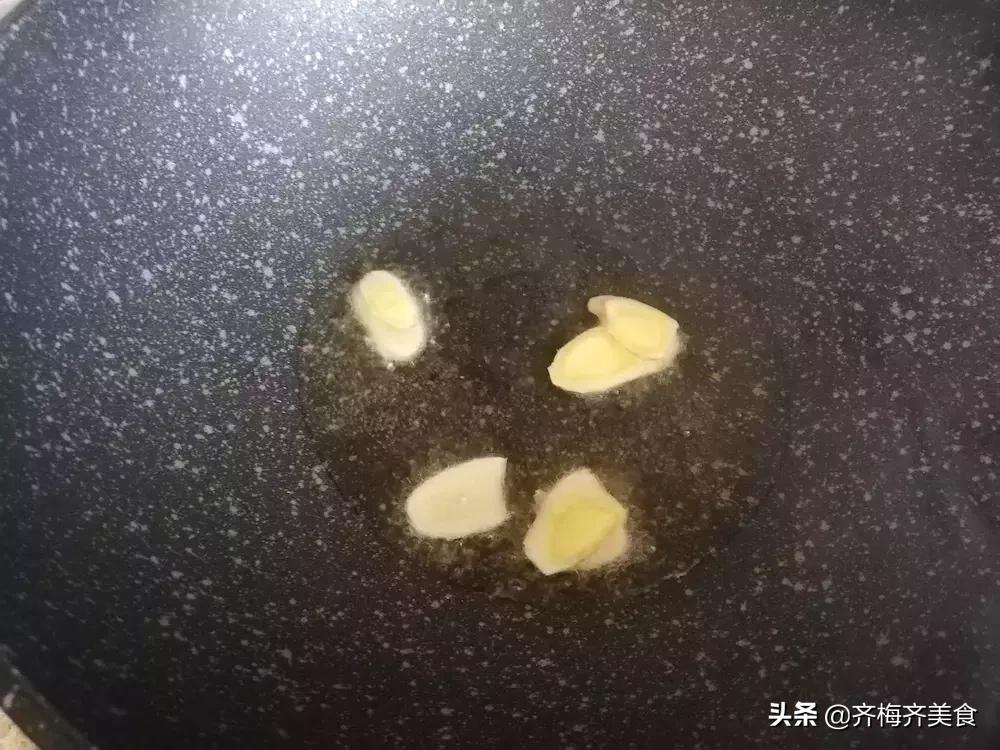 红烧鸡肉怎么做嫩而不柴,红烧鸡肉炖土豆加凉水还是加热水