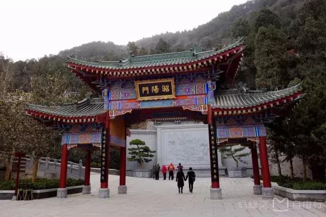 你知道骊山为什么叫这个名字吗,西安骊山和秦岭山