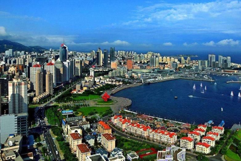 青岛与大连哪个城建漂亮,青岛与大连城市建设对比