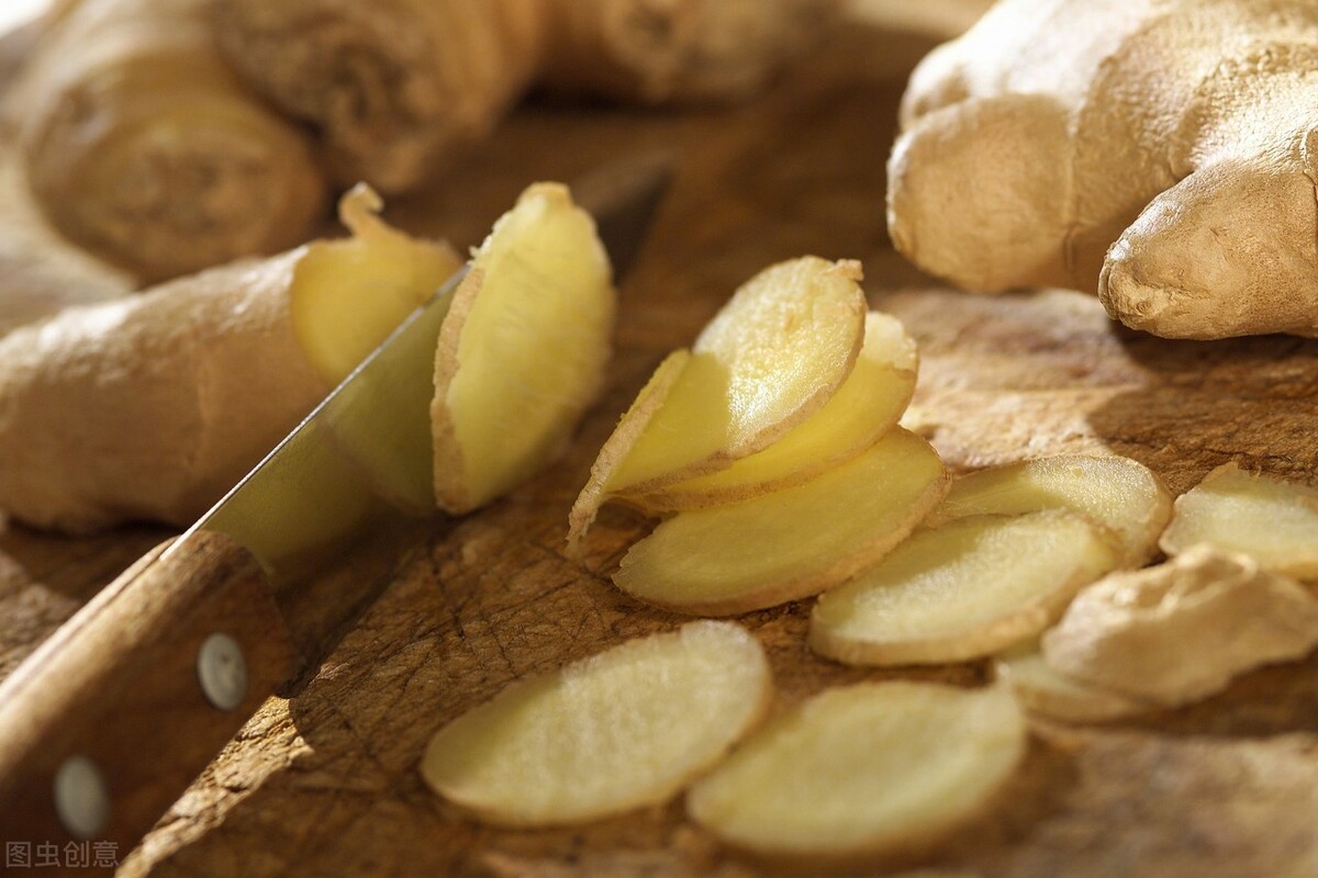 二十四节气立冬泡脚有什么好处,立冬了养生泡脚