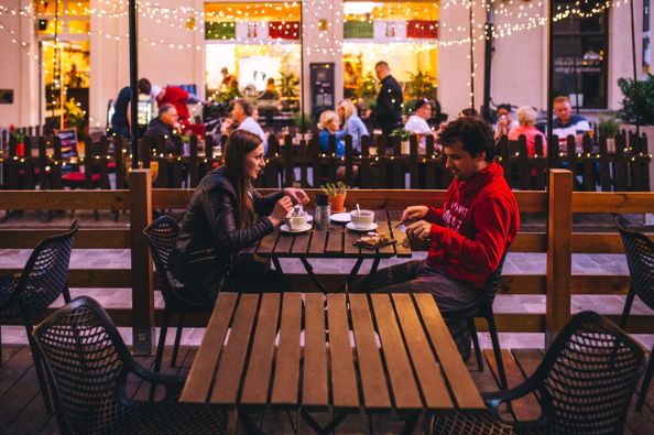 外国人谈恋爱真的好吗,外国人结婚都是aa制吗