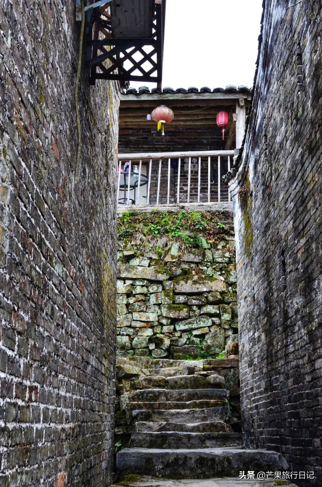 探秘山村古宅视频,广东千年古村落无人村