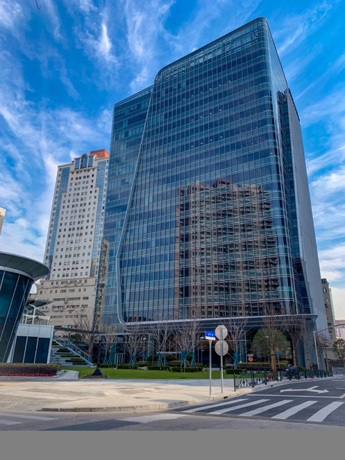 阿迪租了上海一幢楼，当作亚太区公司总部，据说里边特别“豪”