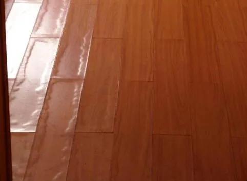 地板之间离得太近起拱怎么处理,地板起拱了怎么办视频