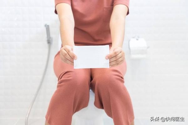 女性裤子总有尿味怎么回事,女性底裤总有尿味的原因怎么解决