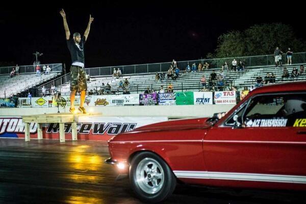 邓肯退役后不像富翁那样生活！却过得让人羡慕，从改装车玩到钓鱼