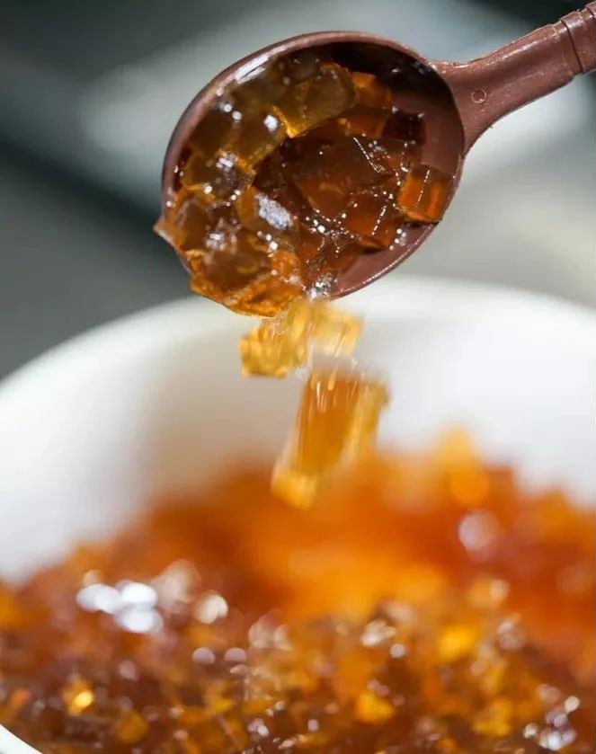 火遍全国的明星茶饮本宫的茶开到桂林了！凭口袋茶掀起了排队潮流