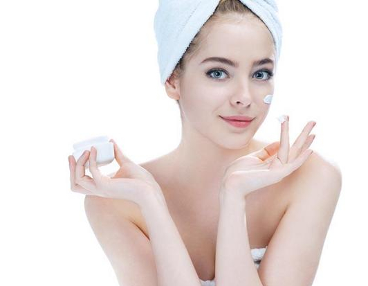 油肌如何控油,哪些简易方法有助于肌肤控油