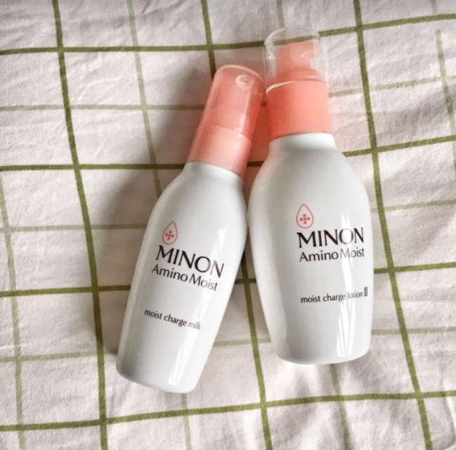 适合学生补水的水乳敏感肌,t区油加敏感肌平价水乳