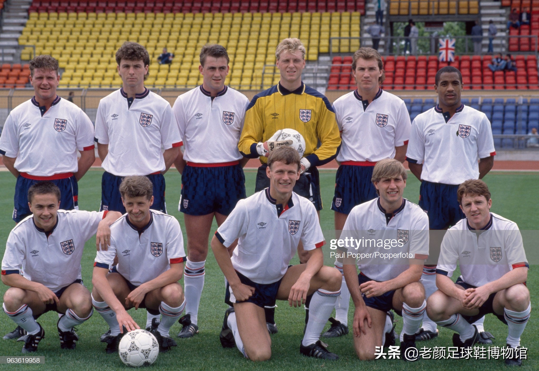 破产酒鬼的球鞋拍卖值6万，加图索的恩人名字成为香港路名