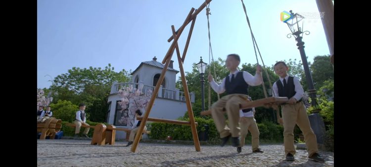 三观正确的青少年,青年成长要追求正确的三观