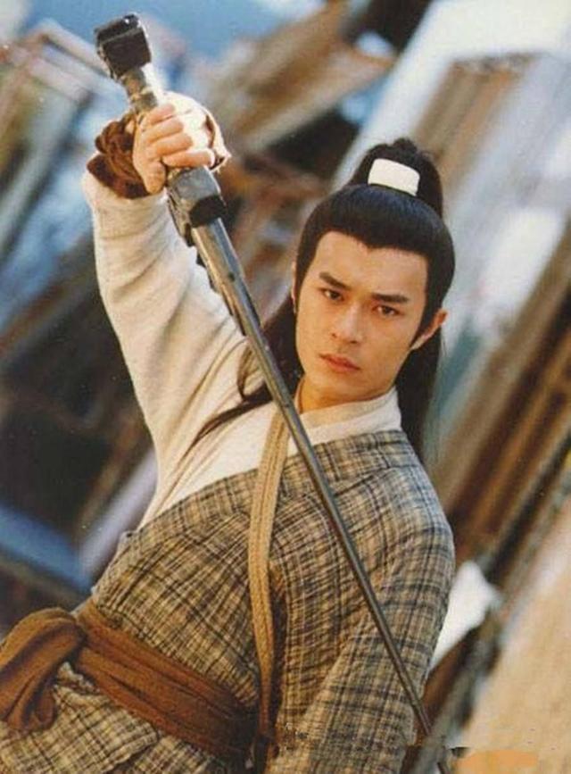 盘点金庸武器倚天剑屠龙刀,金庸剑排行