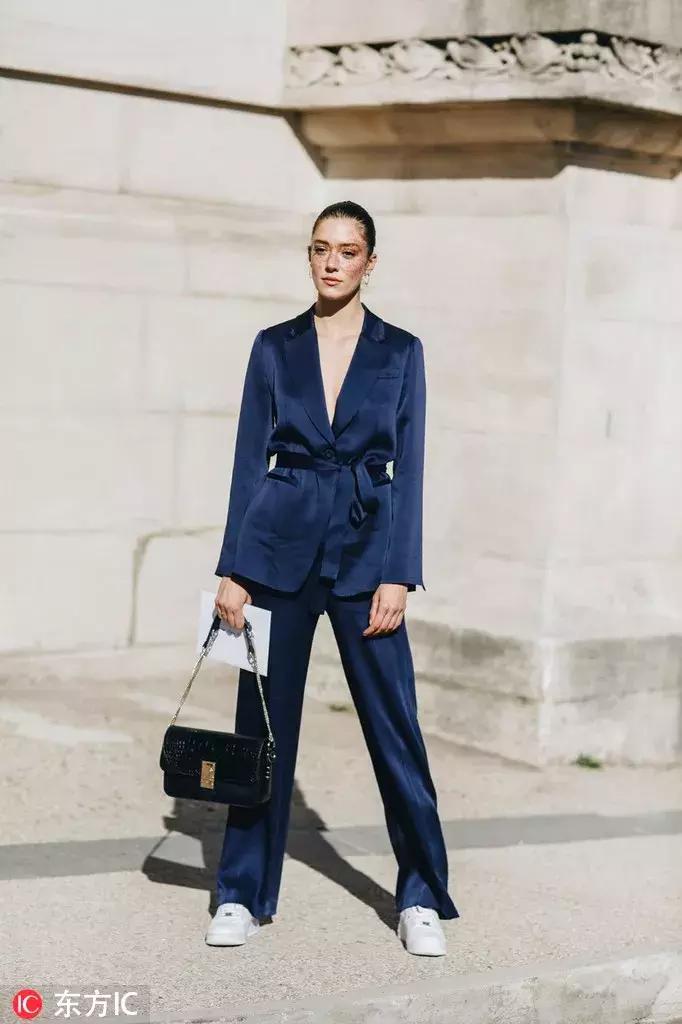 粉色打底适合什么颜色的外套,最适合女生的颜色