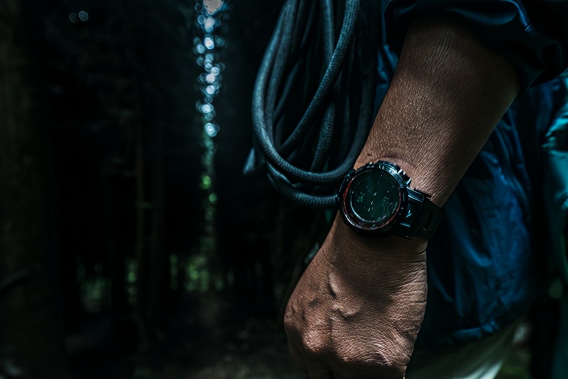 我与“熔岩瀑布”的日常PRW-30YT-1PR陪我体验浩瀚无垠