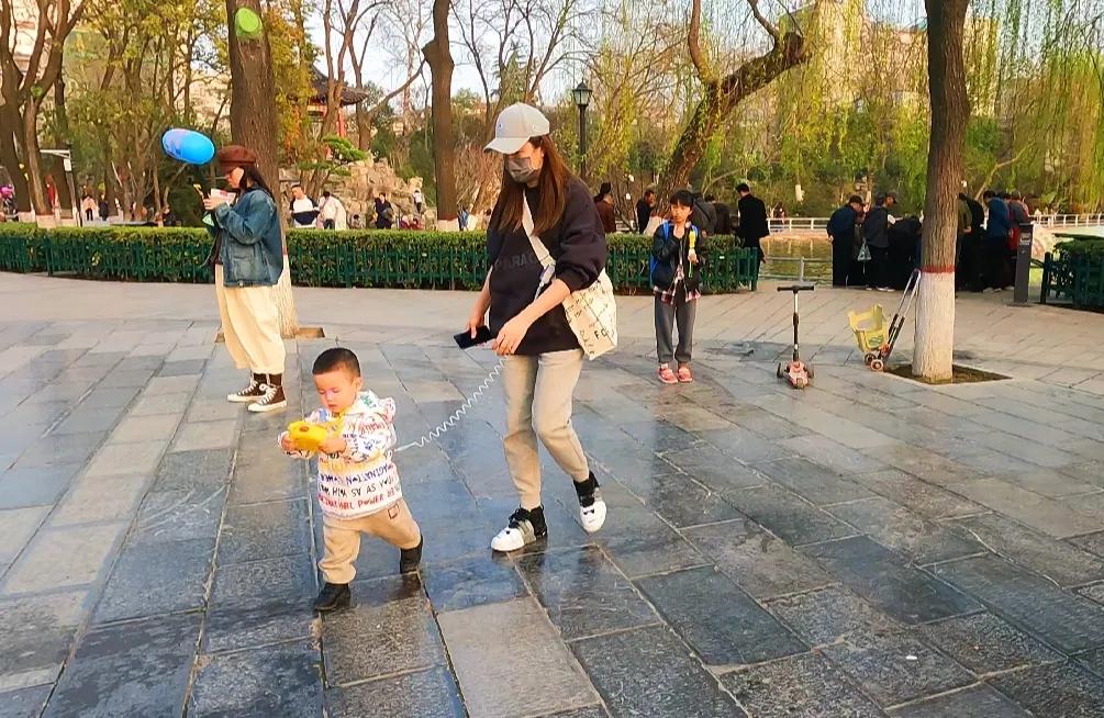 西安莲湖公园要门票吗,西安莲湖公园历史