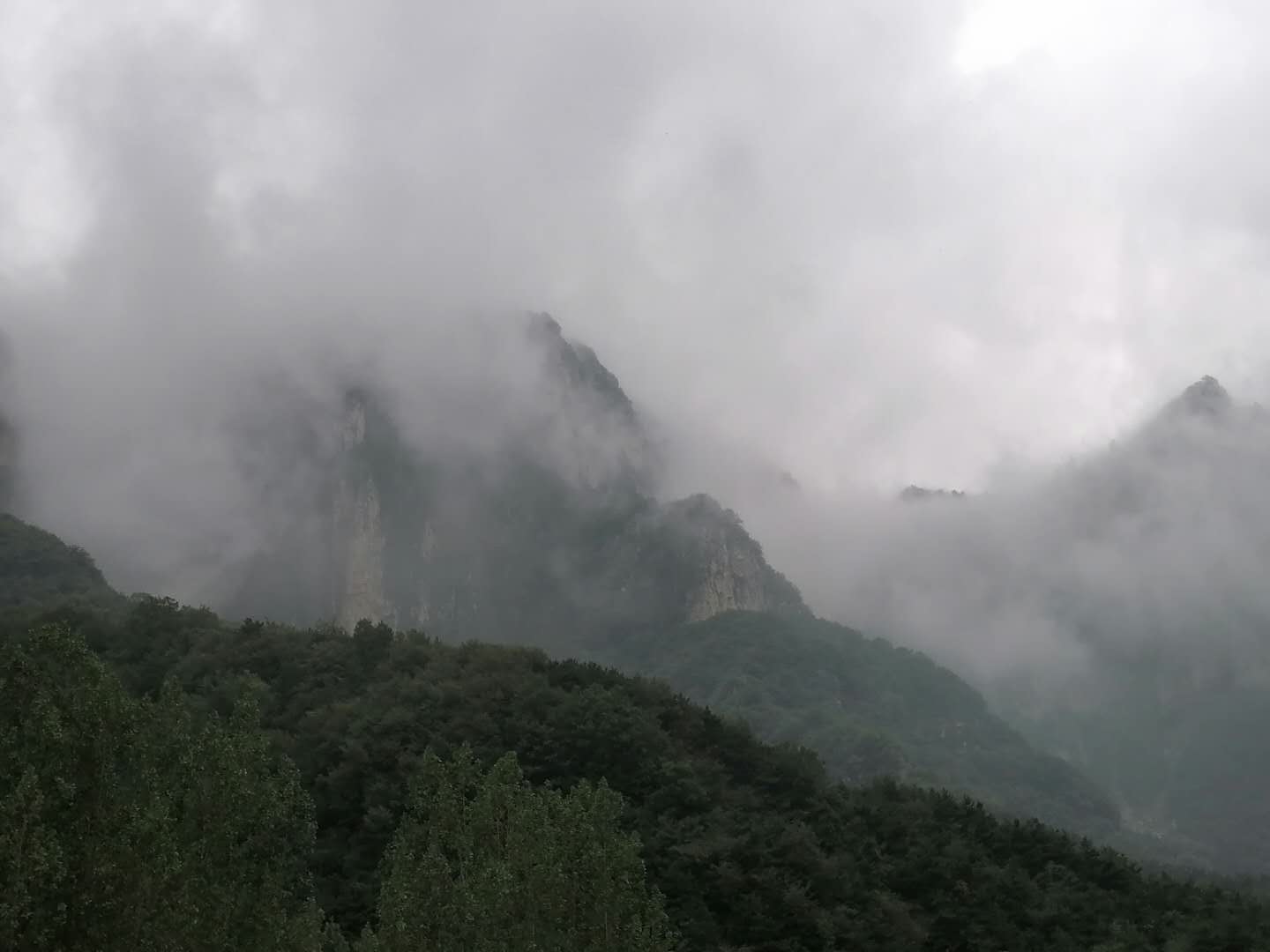 南太行郭亮村旅游一日游攻略,河南最值得去的景区郭亮村