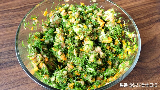 茴香馅饺子这样调鲜香翠绿不出水,茴香饺子馅怎么调最好吃家常做法