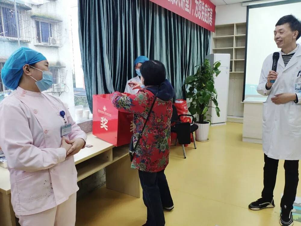 中医院为老人身体健康保驾护航,康舒老年护膝保暖老寒腿