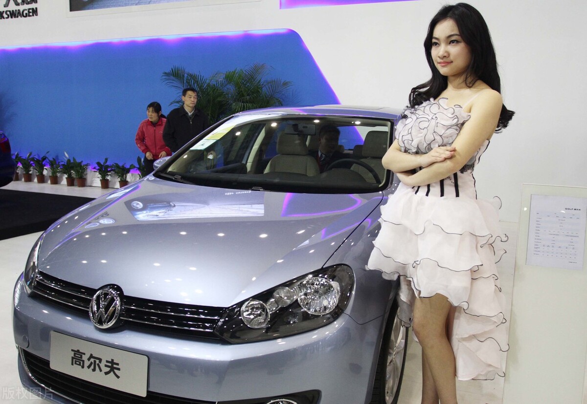 德国大众高尔夫纯电动,大众高尔夫七代1.4t弹射起步