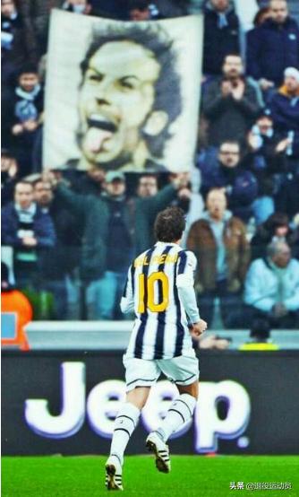 足球场上动容瞬间,足球场上动容的瞬间