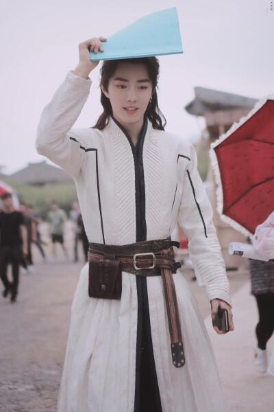 肖战新剧、白宇新剧、鞠婧祎新剧都犯错，但希望被封杀的只有肖战