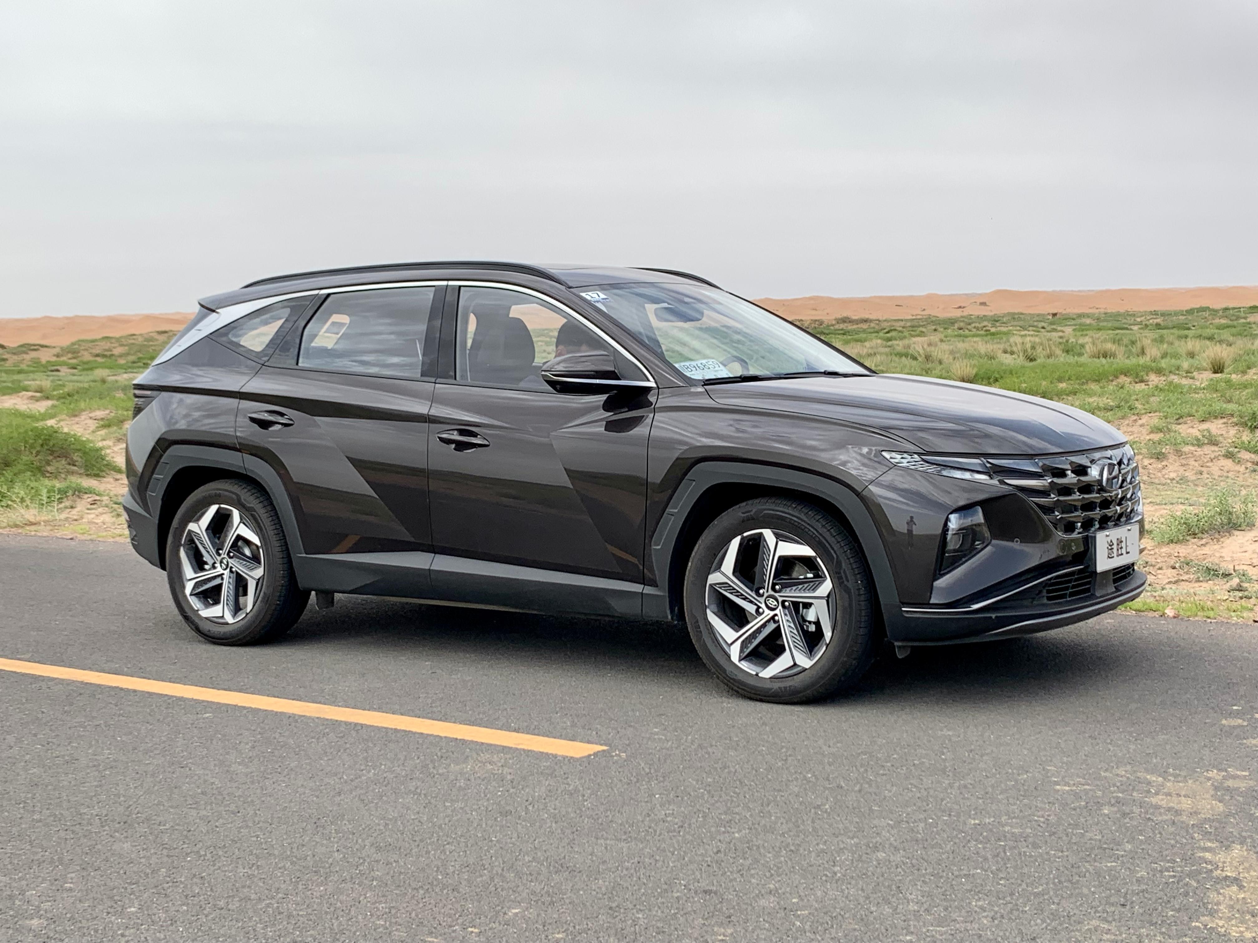 第五代途胜l与狮铂拓界对比,第五代途胜l售价17-21万