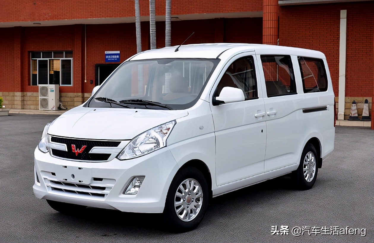 五菱宏光v6试驾视频,五菱宏光v最新5座版用车感受