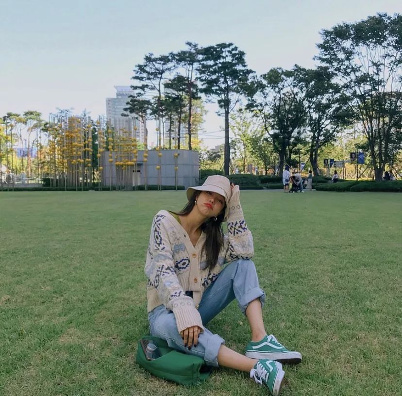 奶奶衫直筒裤搭配图,奶奶衫最洋气的搭配