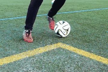 停球高空球,地滚球低平球高空球