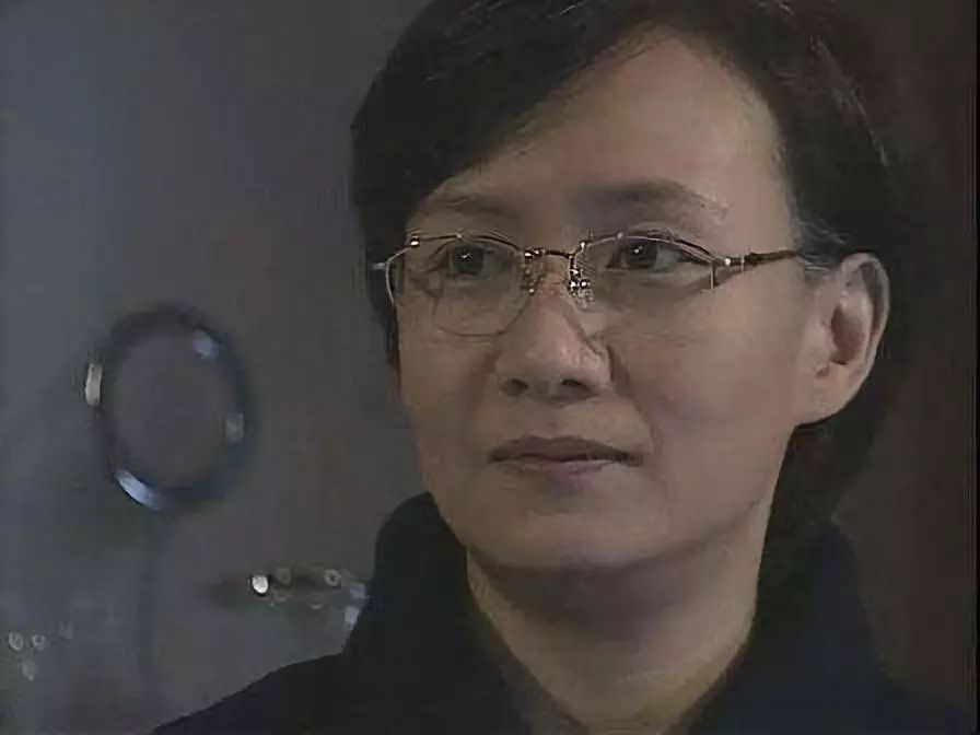 骂蓝洁瑛古怪、和视后互扇耳光，她得罪半个娱乐圈后回归TVB