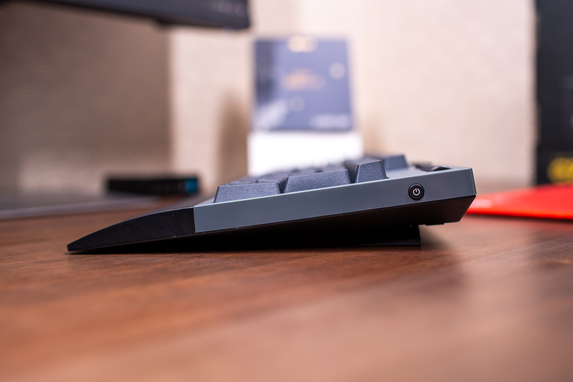 无线机械键盘带幻彩,无线机械键盘没有延迟吗