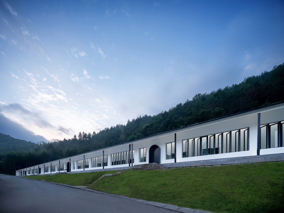 秦岭深处特色餐厅,秦岭山下100米食堂