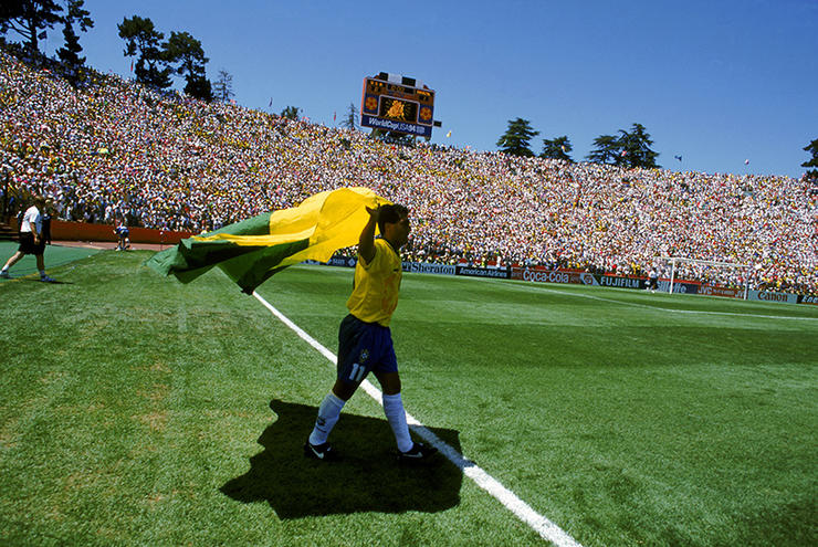 谁是21世纪最伟大的足球运动员,世界上最伟大的前50名足球运动员